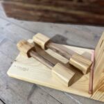 Trainingsstation Altholz Curlstange Kettlebell Kurzhantel Groholz Unikat Gym Vintagemöbel Massivholzmöbel