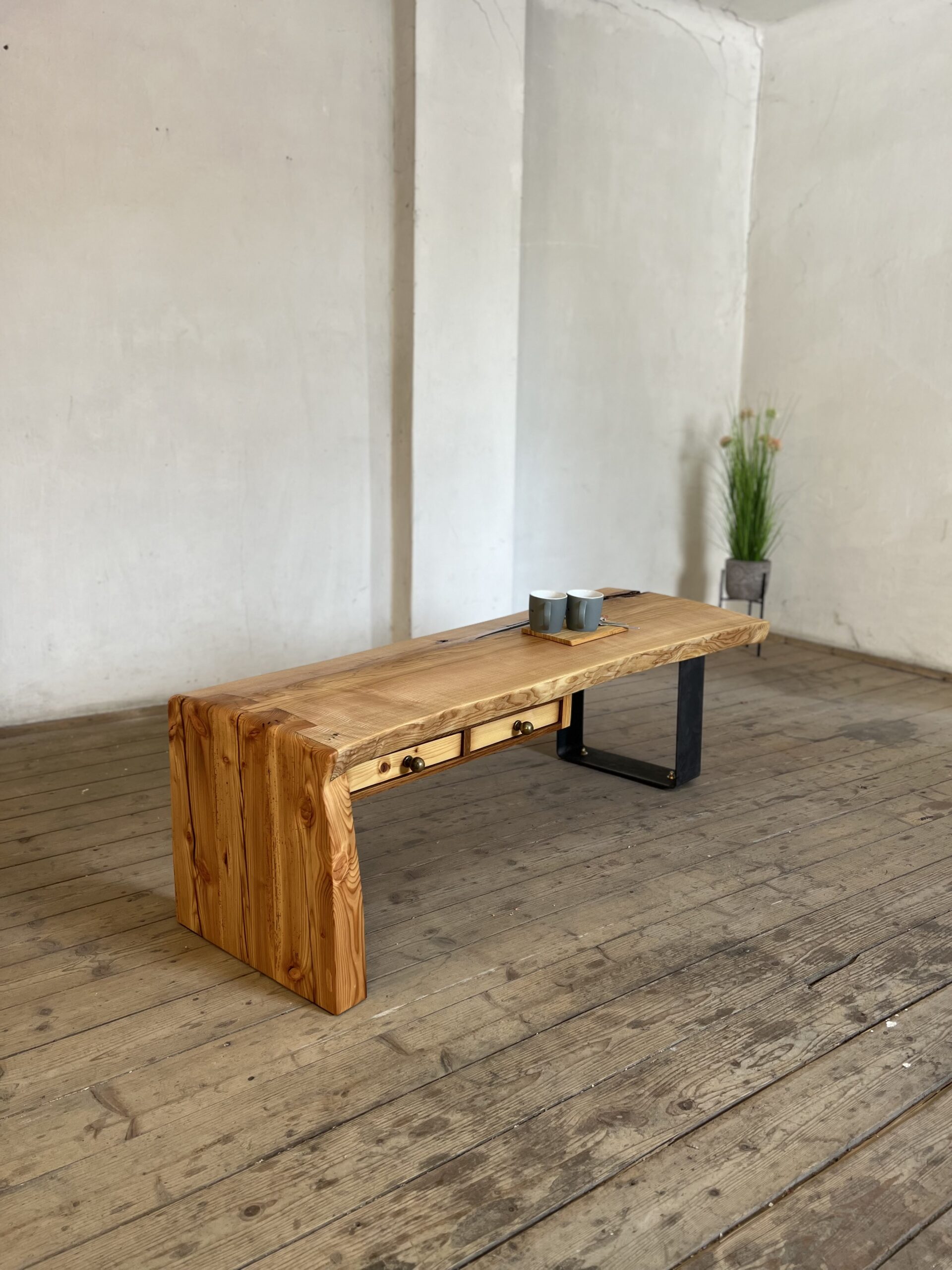 Couchtisch Vintagemöbel Massivholzmöbel urig wild Einzelstück Groholz Unikat Couchtisch Vintagemöbel Massivholzmöbel urig wild Einzelstück Groholz Unikat