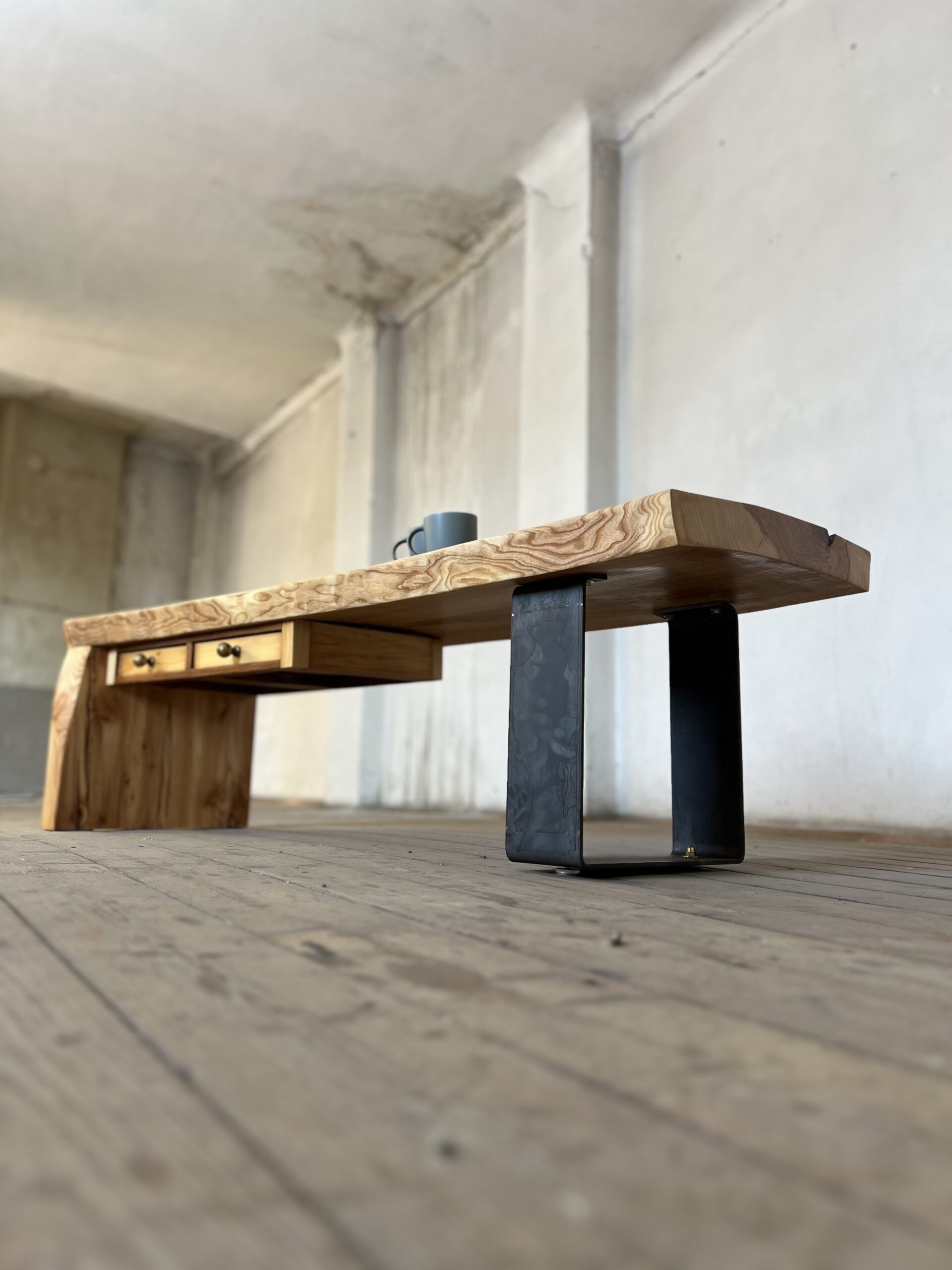 Couchtisch Vintagemöbel Massivholzmöbel urig wild Einzelstück Groholz Unikat Couchtisch Vintagemöbel Massivholzmöbel urig wild Einzelstück Groholz Unikat