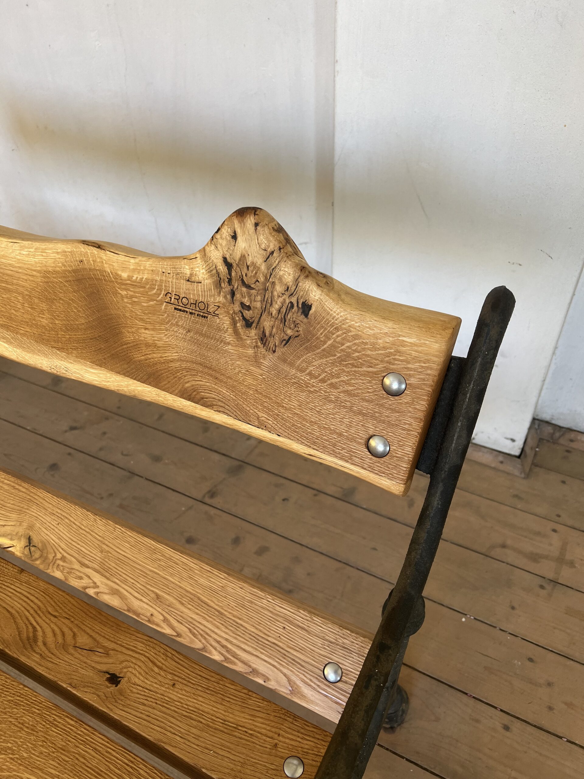 Outdoor Sitzbank Schönbrunner Stil Vintagemöbel Massivholzmöbel urig wild Einzelstück Groholz Unikat Outdoor Sitzbank Schönbrunner Stil Vintagemöbel Massivholzmöbel urig wild Einzelstück Groholz Unikat