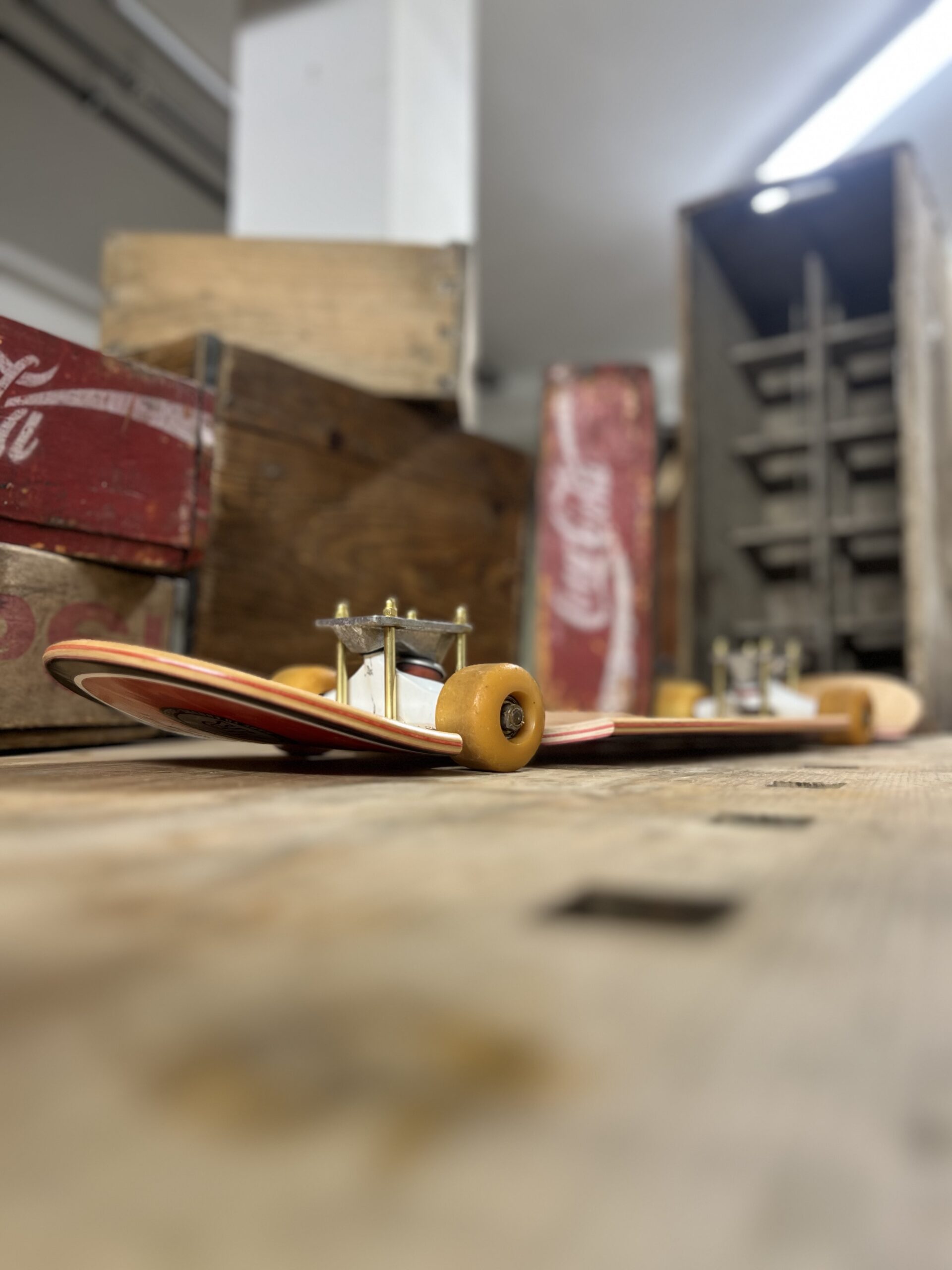 Skateboard Vintagemöbel Massivholzmöbel urig wild Einzelstück Groholz Unikat Skateboard Vintagemöbel Massivholzmöbel urig wild Einzelstück Groholz Unikat